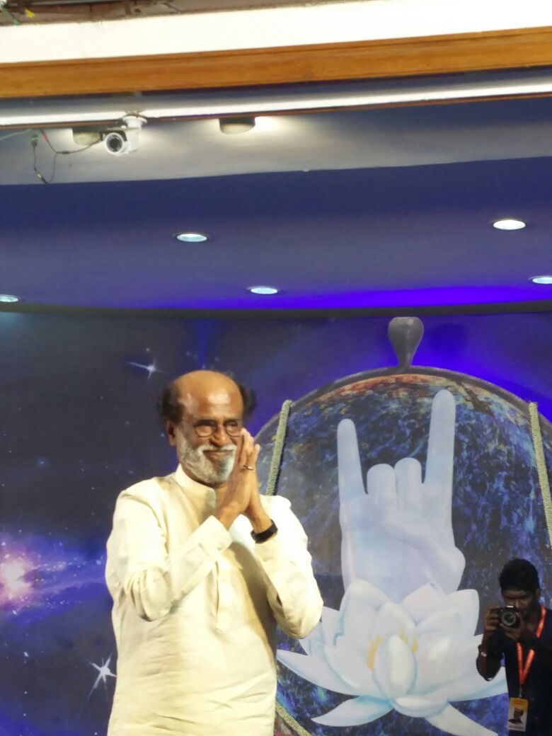 அரசியல் காலம்தான் முடிவு செய்யும்… 31ம் தேதிக்கு இன்னும் 2 நாட்கள் தான் உள்ளது – ரசிகர்களை உற்சாகப்படுத்திய ரஜினி