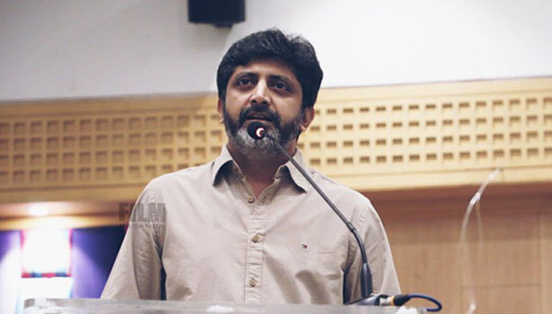 பதில் சொல்லி புரட்சி செய்ய வேண்டிய காலம் இனி வரும் – `வேலைக்காரன்’ இயக்குநர் ராஜா