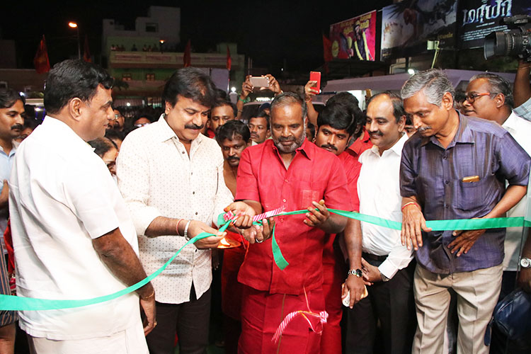 அதி நவீன திரை அனுபவங்களைக் கொடுக்கும் ’சிவசக்தி தியேட்டர்’கள்!