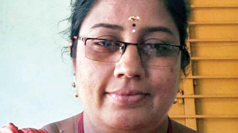 மாணவிகளை பலான வேலைக்கு முயன்ற கல்லூரி பேராசிரியை நிர்மலா தேவி கைது
