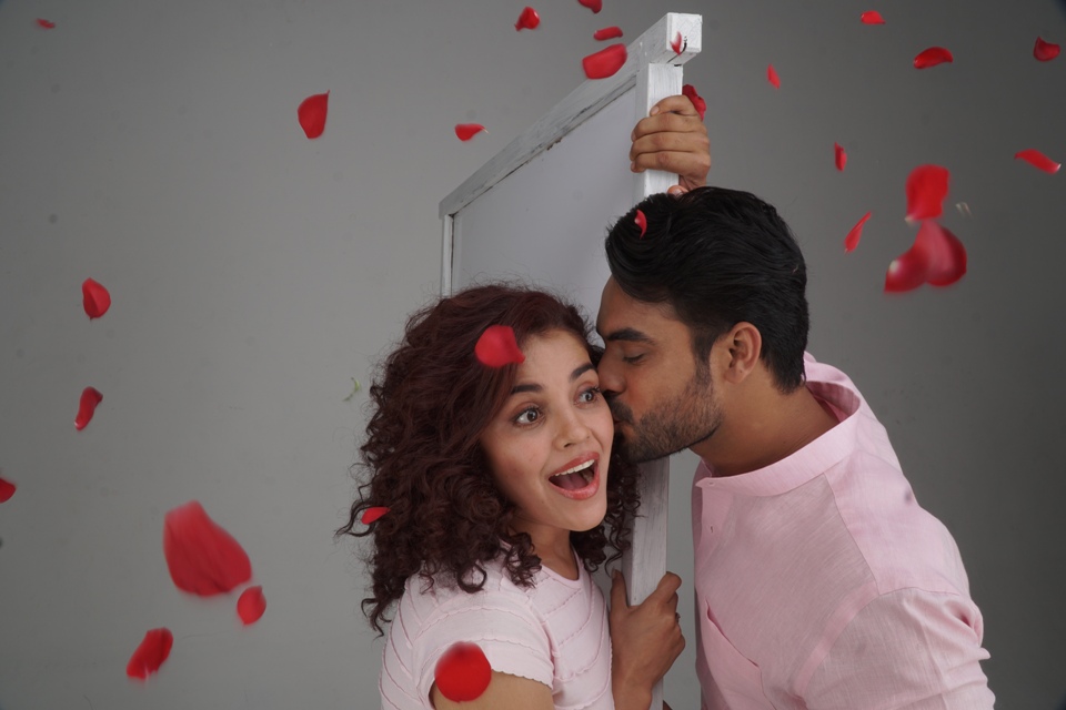 Abhiyum Anuvum Movie Stills