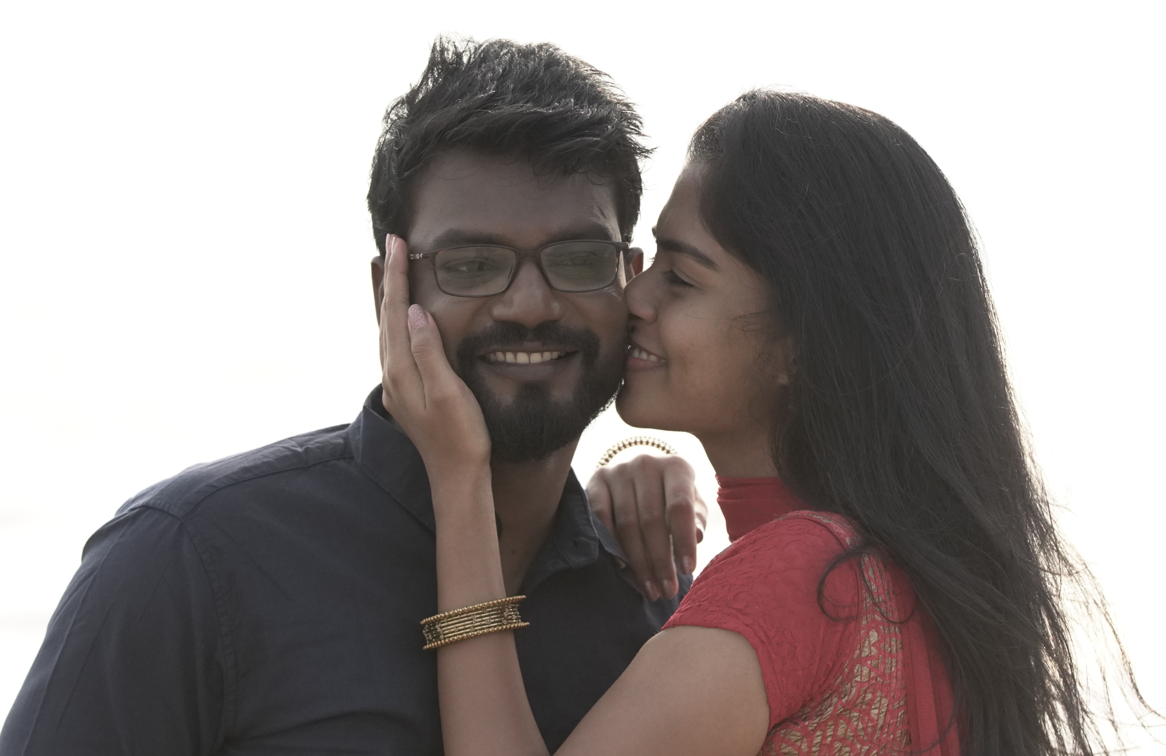 வரவேற்பு பெற்ற “காத்து வாக்குல ஒரு காதல்” டீசர்!