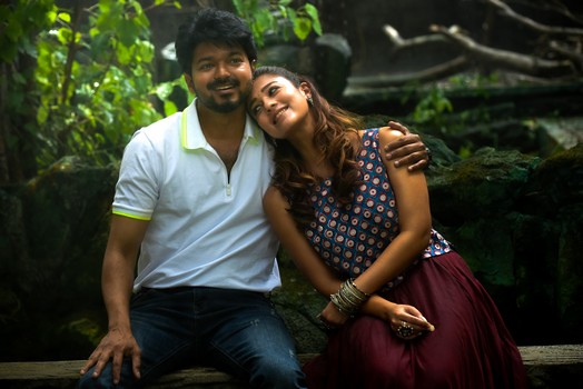 தமிழ்நாடு தாண்டி ஆந்திரா- தெலங்கானாவிலும் விஜய்யின் பிகில் படத்திற்கான பிரமாண்டமான ஓப்பனிங்..!