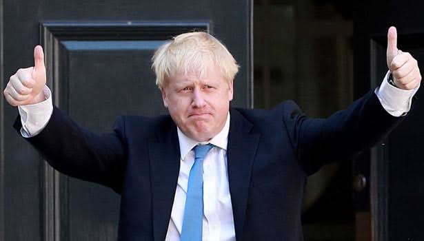 சாதாரண வார்டுக்கு மாற்றப்பட்ட பிரிட்டன் பிரதமருக்கு கைத்தட்டி மகிழ்ச்சியை வெளிப்படுத்திய ஊழியர்கள்!