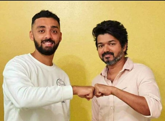 விஜய்யை நேரில் சந்தித்த தமிழக கிரிக்கெட் வீரர்!