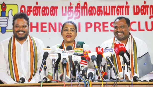தமிழக காங்கிரஸ் கட்சியில் நடிகை ஷகிலா!