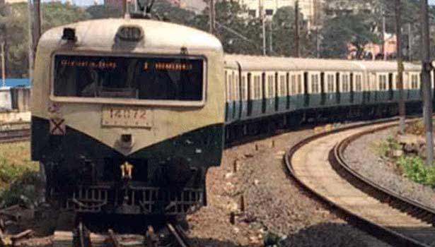 தமிழகத்தில் இரவு நேர ஊரடங்கு – மின்சார ரெயில் சேவையில் மாற்றம் செய்யப்பட வாய்ப்பு!