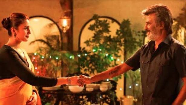 கொரோனா நோயாளிகளுக்கு உதவும் ரஜினி பட நடிகை!