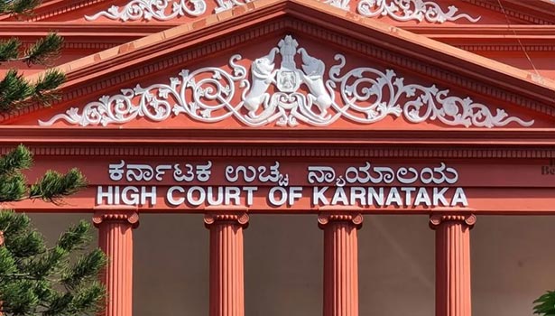 பர்தா தொடர்பான வழக்கு – கூடுதல் அமர்வுக்கு மாற்றி கர்நாடக ஐகோர்ட்டு தனி நீதிபதி உத்தரவு!