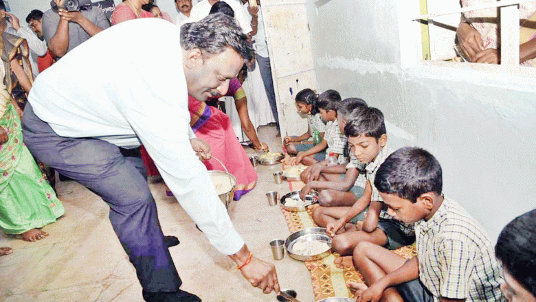 தேனி மாவட்டத்தில் 2633 மாணவர்களுக்கு காலை சிற்றுண்டி திட்டம் கலெக்டர் தொடங்கி வைத்தார்!