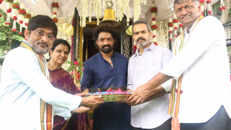மாஸ் நடிகர் என்டிஆர், பிளாக்பஸ்டர் இயக்குநர் பிரஷாந்த் நீலுடன் அடுத்து இணையும் ஆக்ஷன் திரைப்பட பிரம்மாண்ட பூஜை
