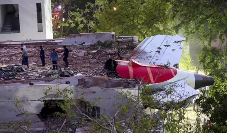 விபத்தில் உயிரிழந்தவர்களின் குடும்பங்களுக்கு ஏர் இந்தியா சார்பில் தலா ரூ.1 கோடி இழப்பீடு