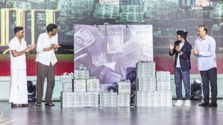 “இது கலிகாலம்-வெறுப்பு, எதிர்மறை மற்றும் பொறாமை செழித்து வளரும் காலம்; தீமை நன்மையை விட மேலோங்கி வளர்கிறது” – குபேரா விழாவில் தனுஷ் பேச்சு!