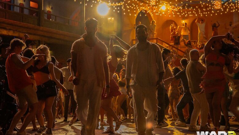 ஹ்ரித்திக் ரோஷன், ஜூனியர் என்டிஆர் என இருவரும் இணைந்து நடனமாடியுள்ள பாடல் “ஜனாபே ஆலி” சிறிய க்ளிம்ஸ் வீடியோ ரிலீசாகிறது!