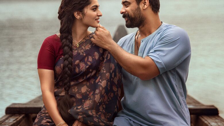 டொவினோ தாமஸ் நடிக்கும் ‘பள்ளிச்சட்டம்பி’ படத்தின் முதல் பாடல் வெளியீடு