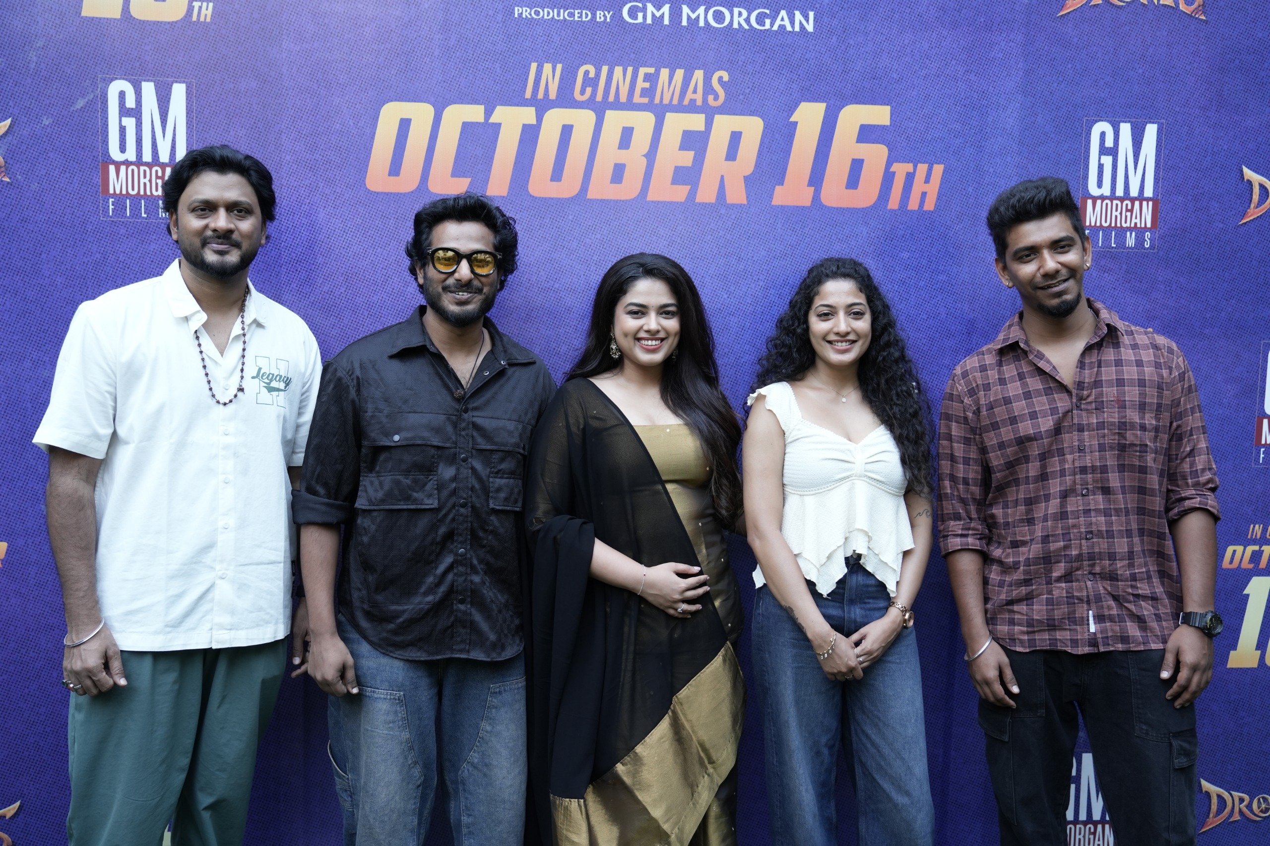 அக்டோபர் 16-ம் தேதி திரையரங்குகளில் வெளியாகிறது ‘டிரோன்ஸ்’ !